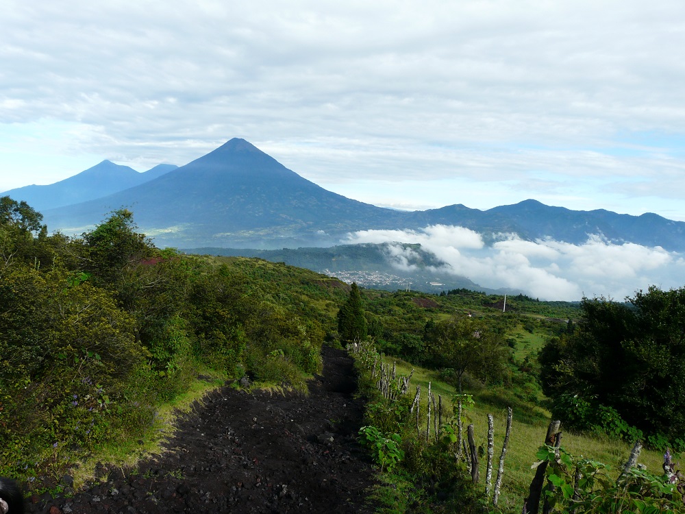 Résultat de recherche d'images pour "volcan guatemala altiplano"
