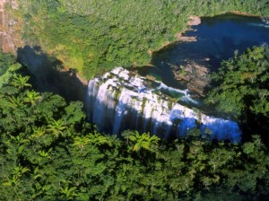 chutes du parc national noel kempff, bolivie