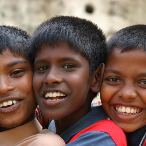 voyage-srilanka_sri-lanka-children-smiling