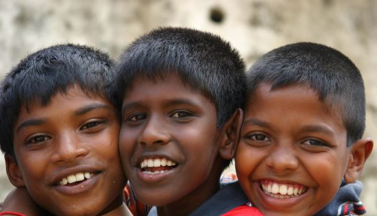 voyage-srilanka_sri-lanka-children-smiling