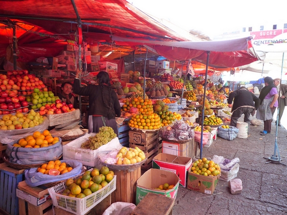 Marché coloré bolivien - crédit photo : claudine