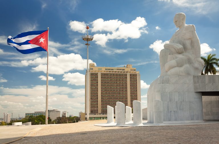The Revolution Square in Havana Le Blog Altiplano Voyage