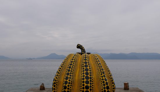 Yellow pumpkin, Naoshima