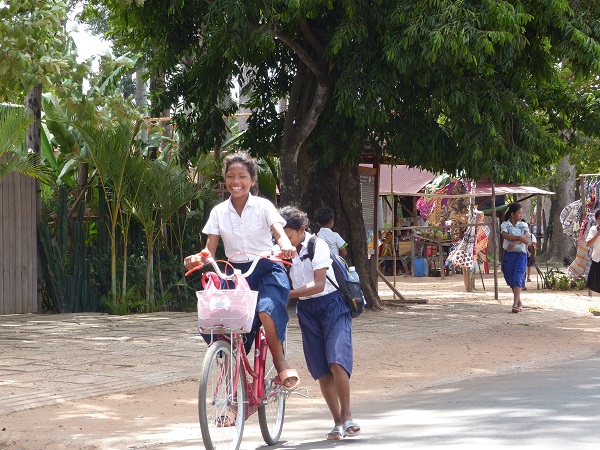 route vers le Sras Srang, Cambodge