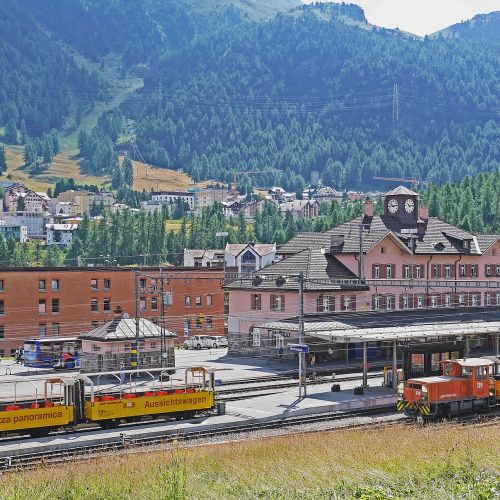 station_train_pontresina_suisse